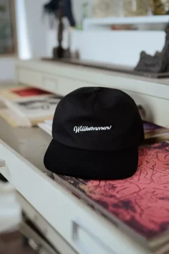 Hot Rotholz Willkommen Floppy Cap - Schwarz